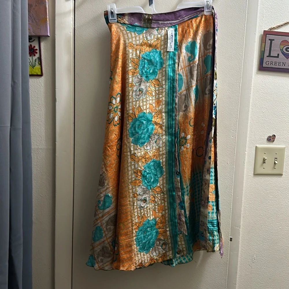 Recycled sari fabric wrap skirt size regular - Picture 8 of 9